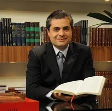 Resposta a Leandro Quadros – Na Mira da Verdade